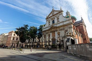 《歧路旅人》开发商未公布新作引发众多玩家猜想